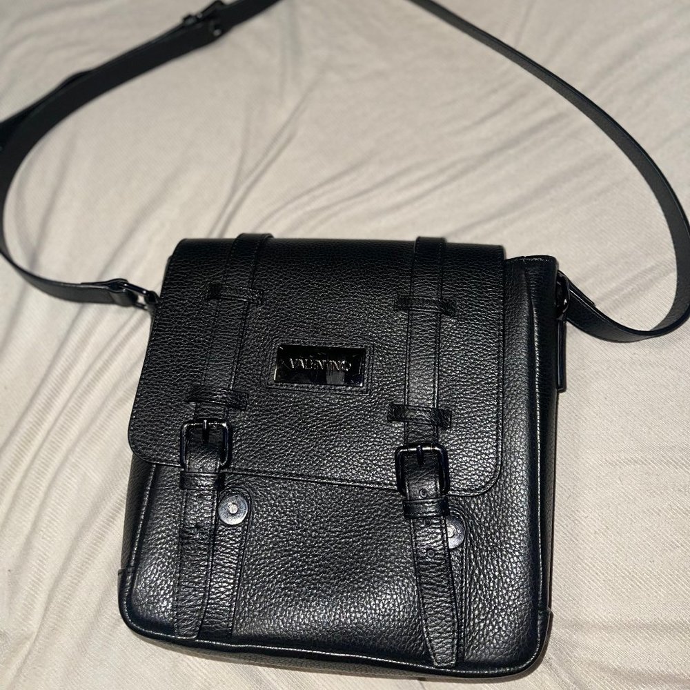 Mario Valentino Valentino Black Leather Crossbody Messenger Bag Unisex